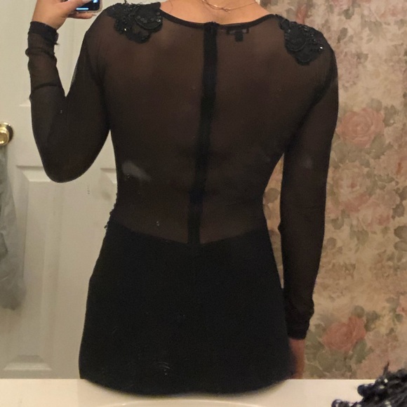 Beautiful, long sleeve evening gown. - Picture 5 of 5